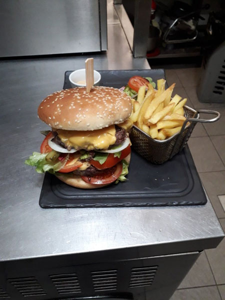 Les pizzas, burgers et plats